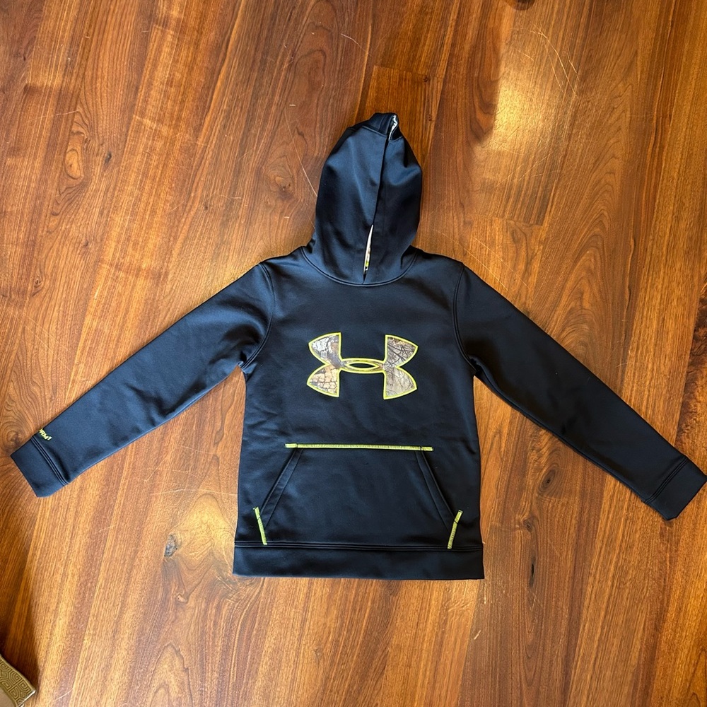 EUC Youth Under Armour Cold Gear Black & Camo Sweatshirt with Hood Youth Medium